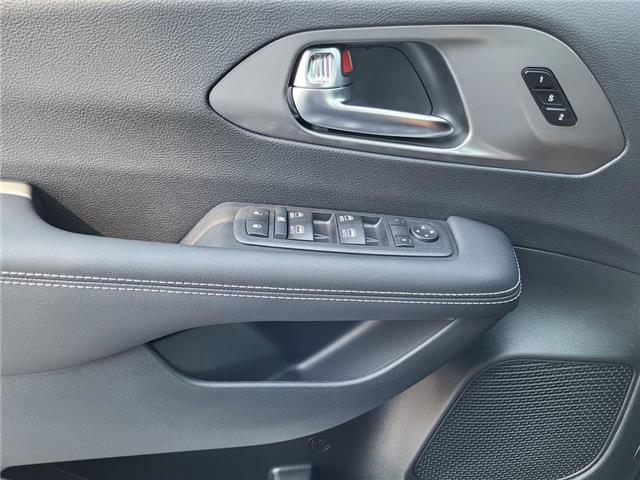 2026 Chrysler Pacifica Select (Stk: 260005) in Windsor - Image 11 of 25
