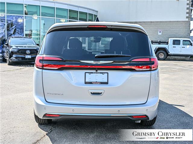 2026 Chrysler Pacifica Select (Stk: N26021) in Grimsby - Image 5 of 34