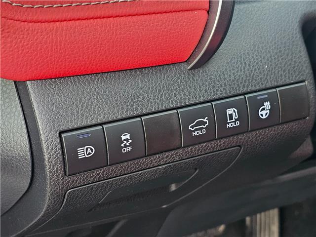 2023 Toyota Camry Hybrid XSE (Stk: 26019A) in Bowmanville - Image 11 of 27
