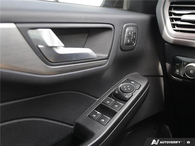 2021 Ford Escape Titanium Hybrid (Stk: U26F24A) in London - Image 17 of 27 2021 Ford Escape Titanium Hybrid (Stk: U26F24A) in London - Image 17 of 27
