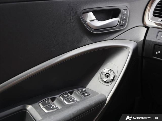2017 Hyundai Santa Fe Sport 2.4 Luxury (Stk: U26T141B) in London - Image 17 of 27