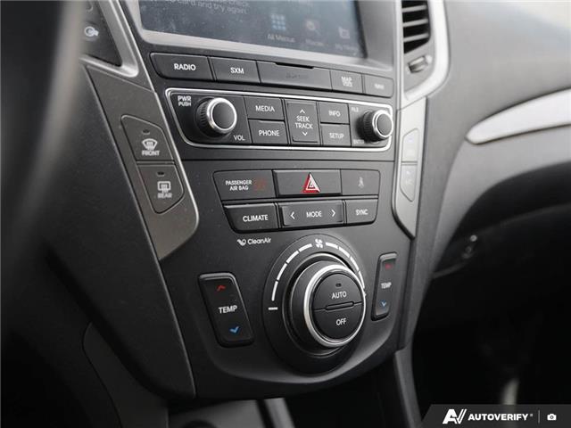 2017 Hyundai Santa Fe Sport 2.4 Luxury (Stk: U26T141B) in London - Image 20 of 27