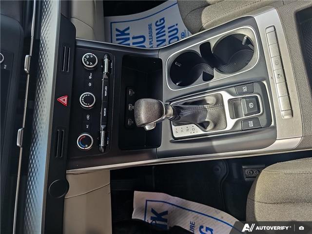 2023 Kia Carnival  (Stk: U26E45A) in London - Image 18 of 25