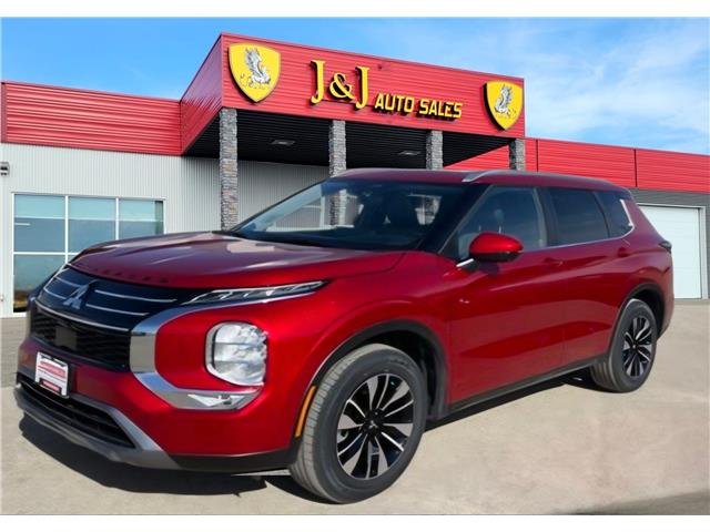 2026 Mitsubishi Outlander LE (Stk: WM26009) in Brandon - Image 1 of 20