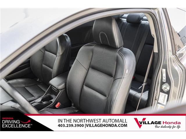 2013 Honda Civic EX-L Navi (Stk: HR0817A) in Calgary - Image 12 of 33