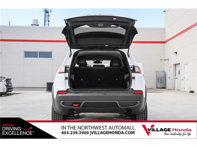 2020 Jeep Cherokee Trailhawk (Stk: A9125) in Calgary - Image 12 of 35