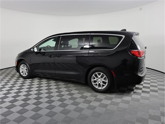 2025 Chrysler Grand Caravan SXT (Stk: L663) in Calgary - Image 5 of 21