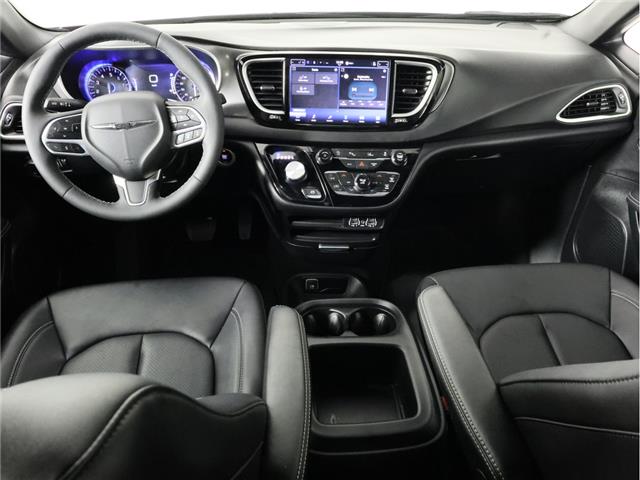 2025 Chrysler Grand Caravan SXT (Stk: L663) in Calgary - Image 9 of 21