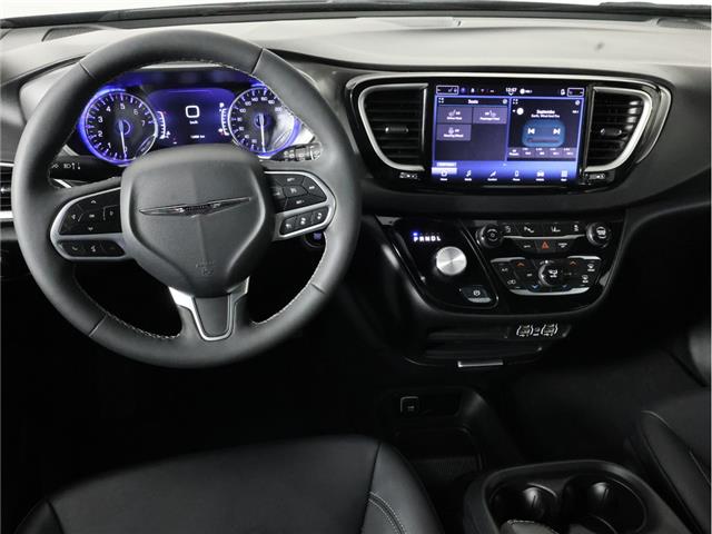 2025 Chrysler Grand Caravan SXT (Stk: L663) in Calgary - Image 10 of 21
