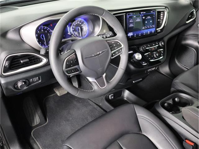 2025 Chrysler Grand Caravan SXT (Stk: L663) in Calgary - Image 13 of 21