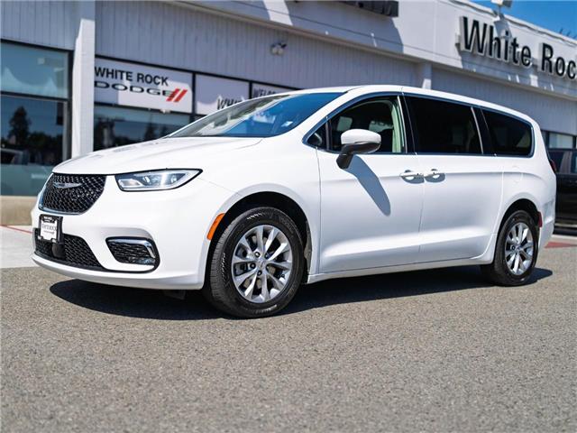 2023 Chrysler Pacifica Touring-L (Stk: 31240) in Surrey - Image 1 of 21