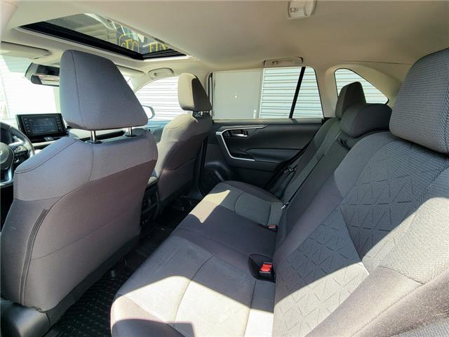 2021 Toyota RAV4 XLE AWD | SUNROOF |BLIND SPOT |HEATED SEATS| R-CAM (Stk: R12700) in St. Catharines - Image 22 of 31