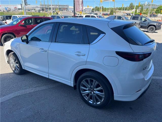 2022 Mazda CX-5 Signature (Stk: 28452P) in Newmarket - Image 5 of 12