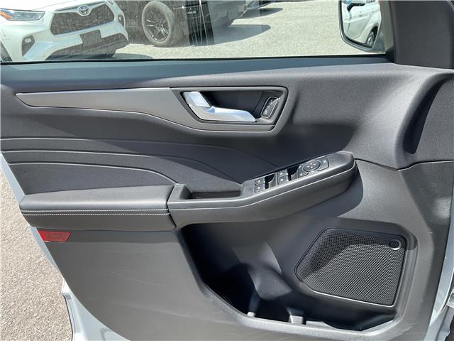 2025 Ford Escape PHEV (Stk: 260632) in North Bay - Image 30 of 34