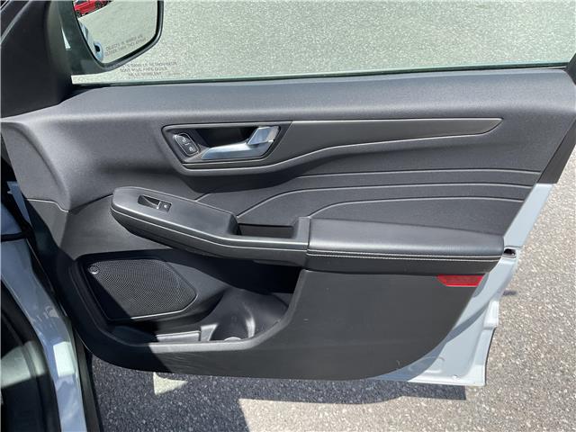 2025 Ford Escape PHEV (Stk: 260632) in North Bay - Image 31 of 34