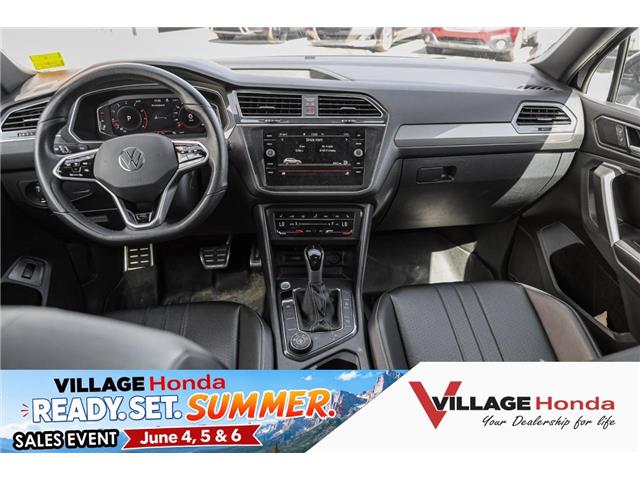 2024 Volkswagen Tiguan Comfortline R-Line Black Edition (Stk: TVW9128) in Calgary - Image 13 of 30