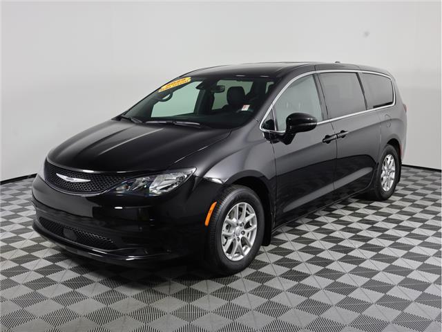 2025 Chrysler Grand Caravan SXT (Stk: L663) in Calgary - Image 1 of 21