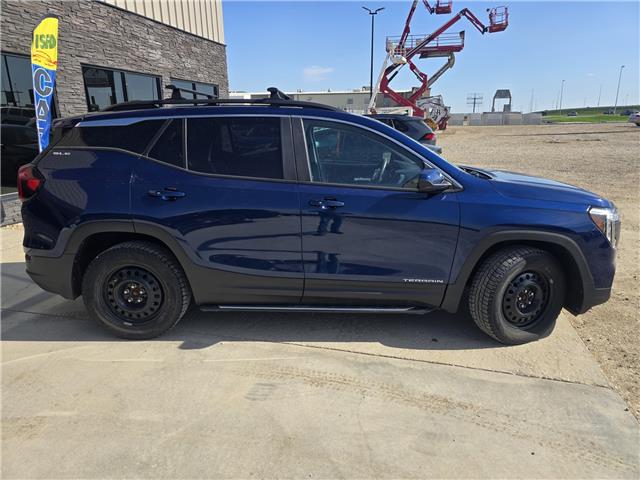2022 GMC Terrain SLE in Saskatoon - Image 5 of 13