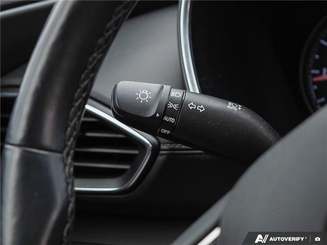 2022 Hyundai Santa Fe Preferred w/Trend Package (Stk: 110744) in London - Image 13 of 23