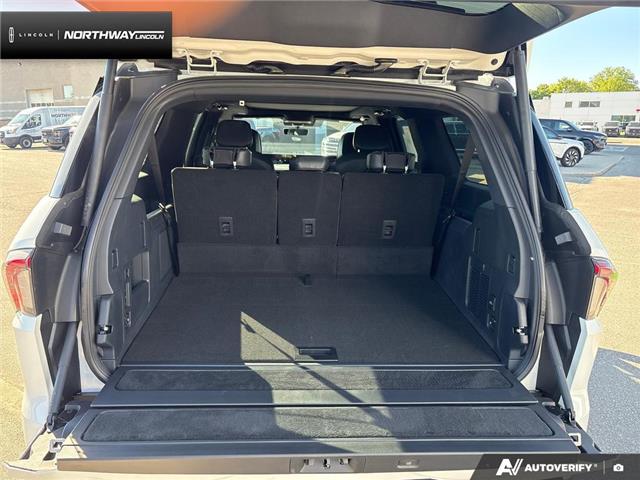 2026 Lincoln Navigator L Reserve (Stk: 6LN3849) in Brantford - Image 10 of 23