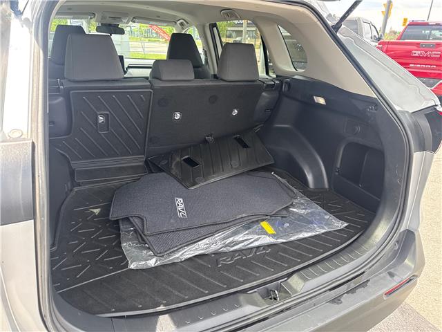 2023 Toyota RAV4 Hybrid LE (Stk: S26302A) in Newmarket - Image 11 of 21