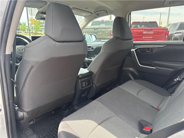 2023 Toyota RAV4 Hybrid LE (Stk: S26302A) in Newmarket - Image 13 of 21