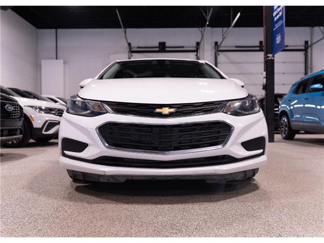 2018 Chevrolet Cruze LT Auto (Stk: R69458) in Calgary - Image 2 of 24
