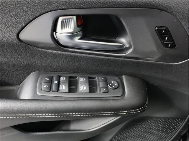 2026 Chrysler Pacifica Select (Stk: 26T220) in Calgary - Image 18 of 19