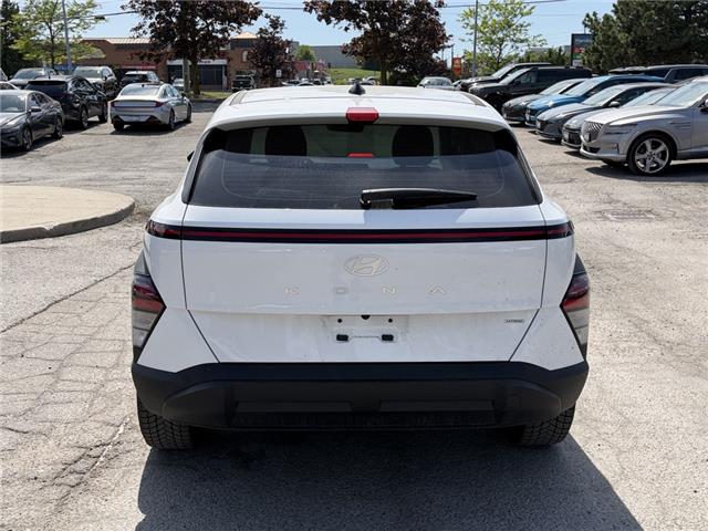 2026 Hyundai Kona 2.0L Essential (Stk: 26U1318) in Aurora - Image 5 of 18