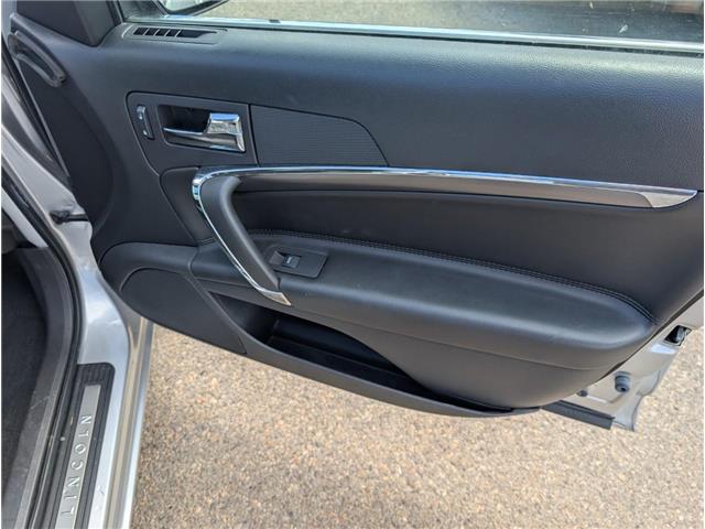 2012 Lincoln MKZ Base (Stk: 19529) in Calgary - Image 12 of 25