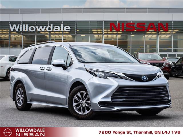 2025 Toyota Sienna LE 8-Passenger