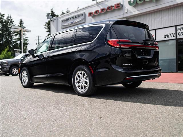 2027 Chrysler Pacifica Select (Stk: V561944) in Surrey - Image 4 of 19