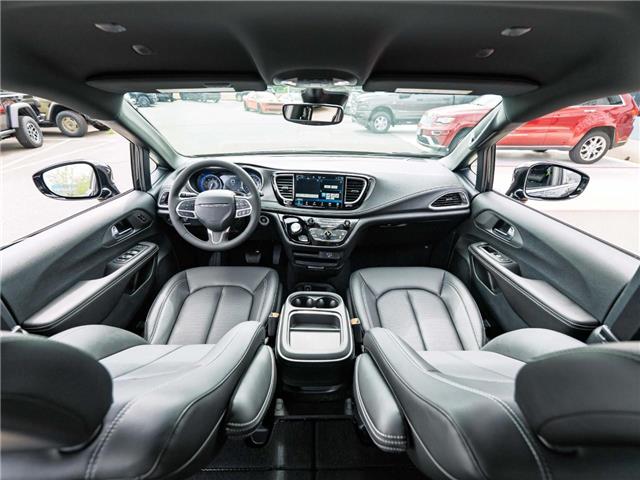 2027 Chrysler Pacifica Select (Stk: V561944) in Surrey - Image 9 of 19