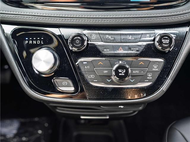 2027 Chrysler Pacifica Select (Stk: V561944) in Surrey - Image 15 of 19