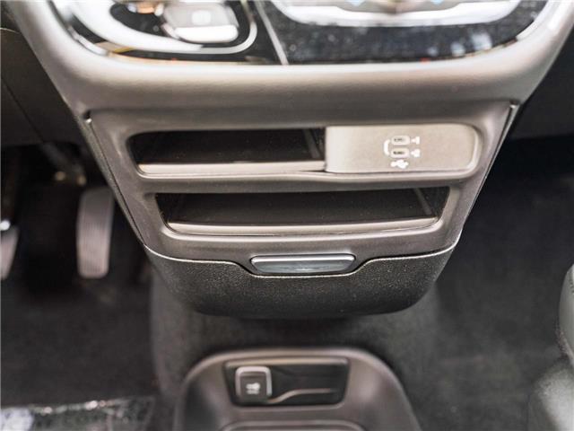 2027 Chrysler Pacifica Select (Stk: V561944) in Surrey - Image 16 of 19