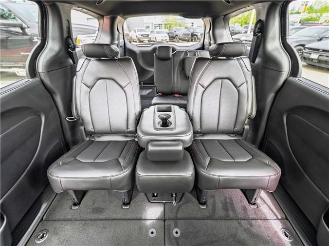 2027 Chrysler Pacifica Select (Stk: V561944) in Surrey - Image 18 of 19