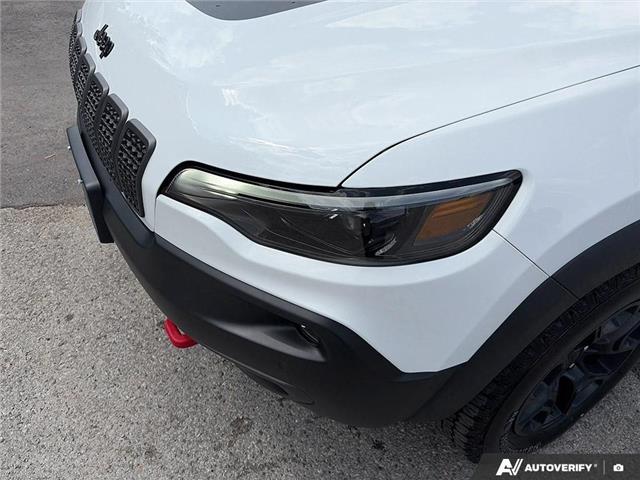 2023 Jeep Cherokee Trailhawk (Stk: 107417) in London - Image 9 of 26