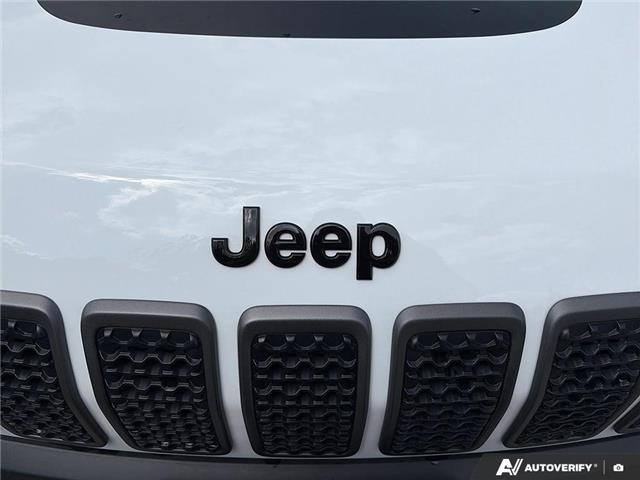 2023 Jeep Cherokee Trailhawk (Stk: 107417) in London - Image 10 of 26