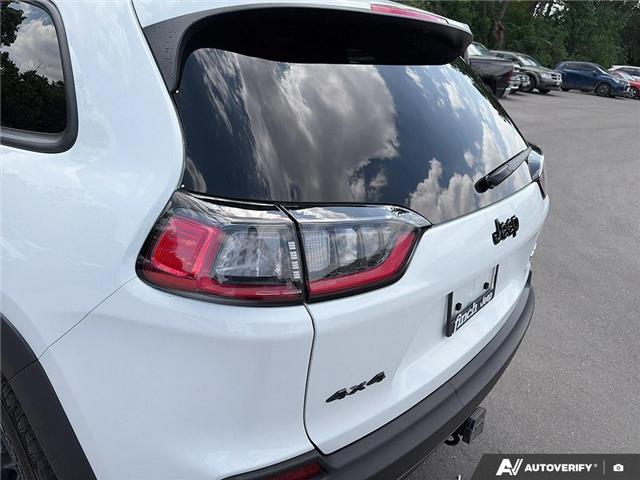 2023 Jeep Cherokee Trailhawk (Stk: 107417) in London - Image 12 of 26
