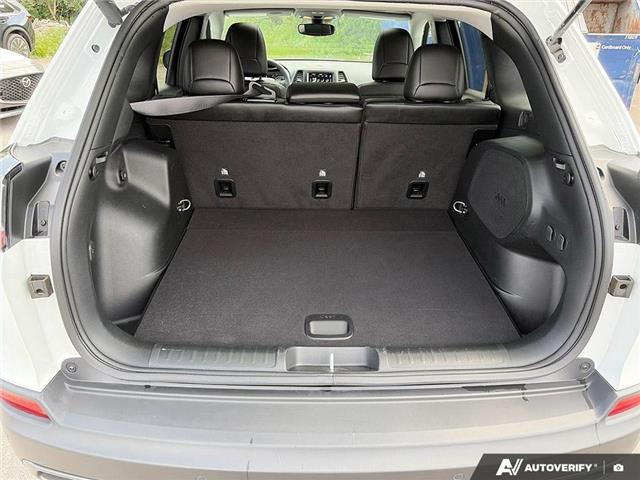 2023 Jeep Cherokee Trailhawk (Stk: 107417) in London - Image 13 of 26
