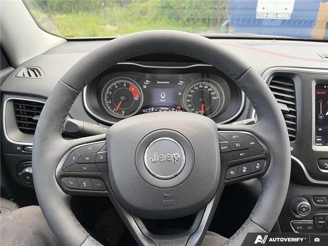 2023 Jeep Cherokee Trailhawk (Stk: 107417) in London - Image 15 of 26