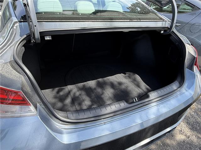 2025 Hyundai Elantra HEV Luxury w/Two-Tone Interior (Stk: 26U1317) in Aurora - Image 13 of 21