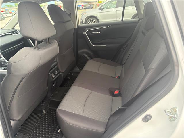 2022 Toyota RAV4 XLE (Stk: 26404A) in Steinbach - Image 5 of 7