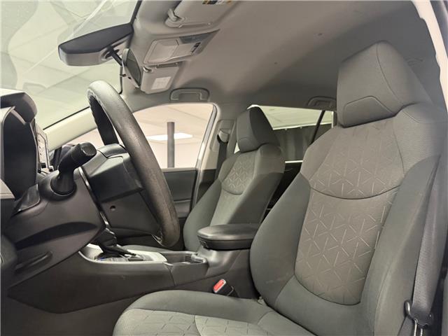 2020 Toyota RAV4 LE in Saint-Eustache - Image 10 of 28