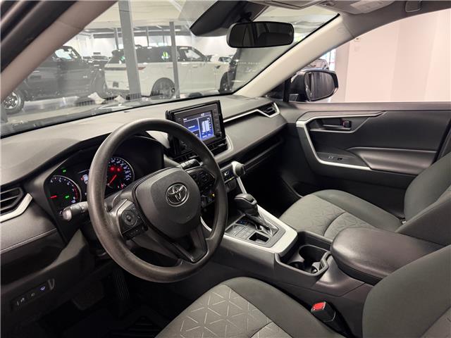 2020 Toyota RAV4 LE in Saint-Eustache - Image 15 of 28