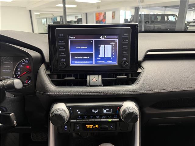 2020 Toyota RAV4 LE in Saint-Eustache - Image 16 of 28