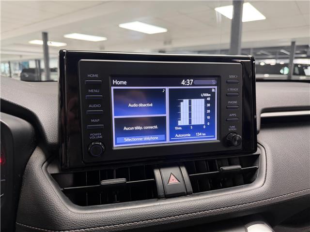 2020 Toyota RAV4 LE in Saint-Eustache - Image 17 of 28