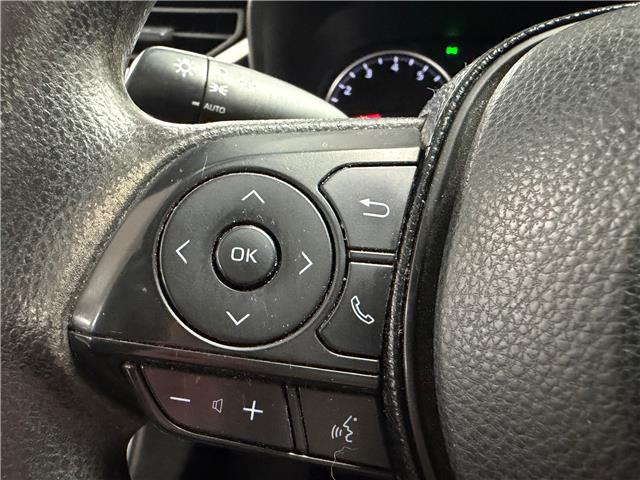 2020 Toyota RAV4 LE in Saint-Eustache - Image 19 of 28