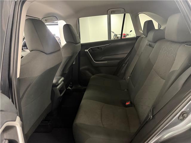 2020 Toyota RAV4 LE in Saint-Eustache - Image 22 of 28