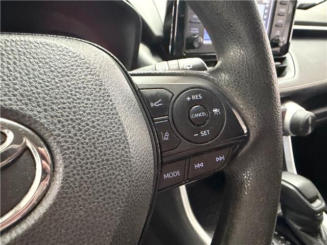 2020 Toyota RAV4 LE in Saint-Eustache - Image 24 of 28